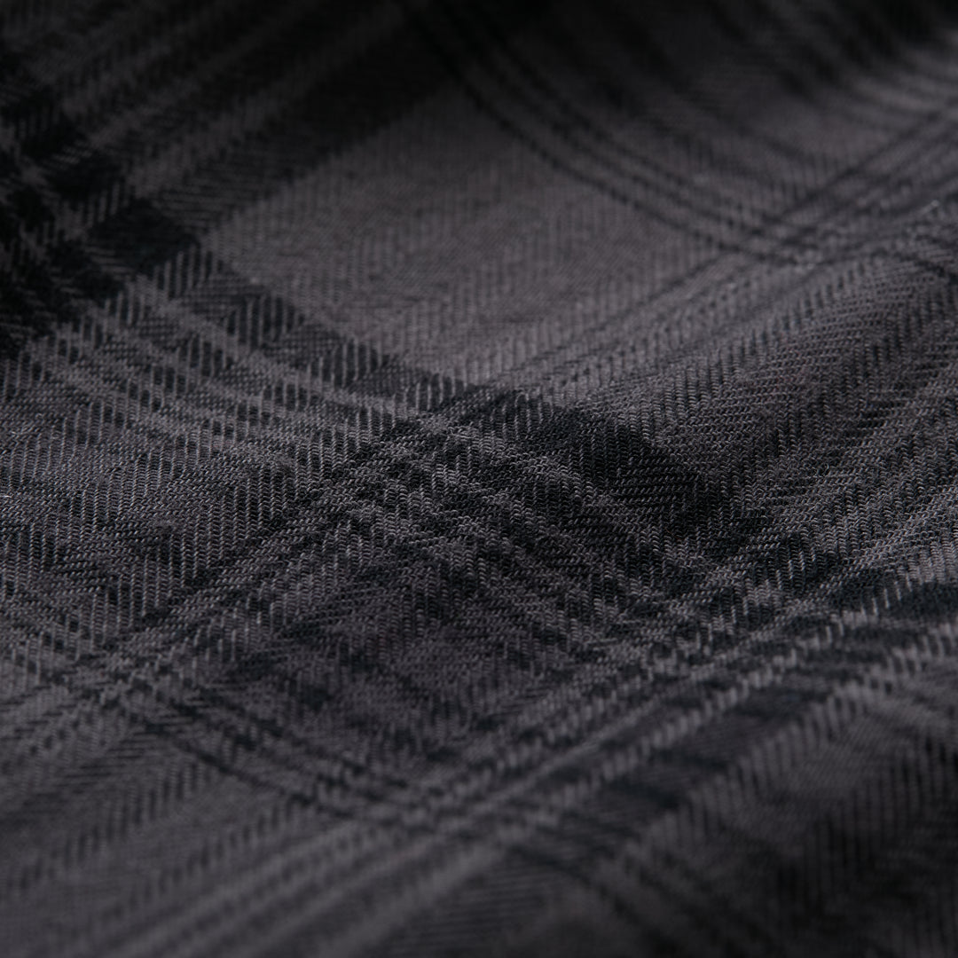 Close-up of Pladra Men&