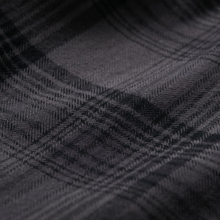 Close-up of Pladra Men&