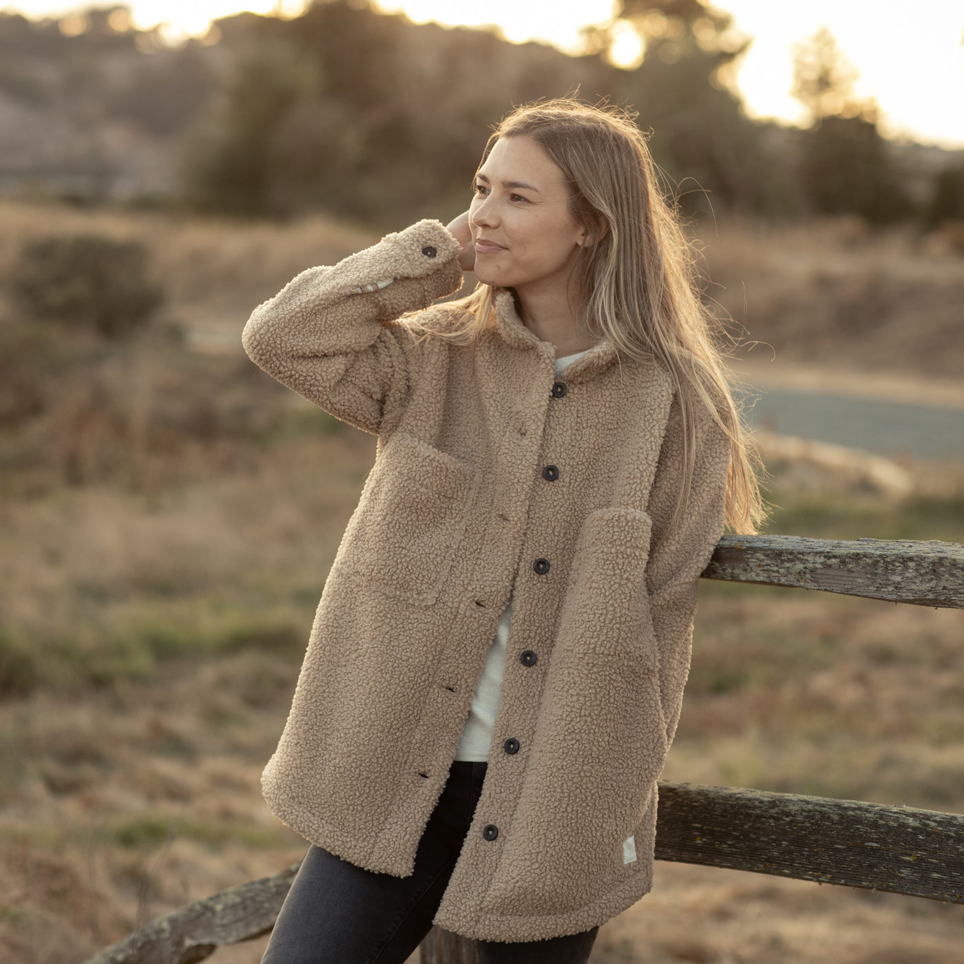 Women's Headlands Sherpa Shacket- Almond Tan