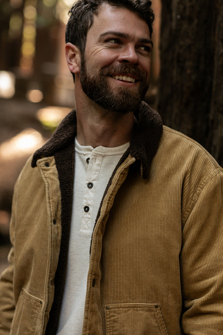 A bearded man in a Pladra Men&