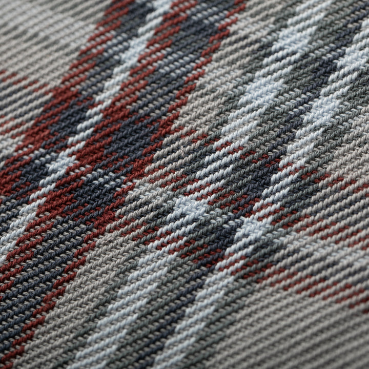 Close-up of plaid knit fabric, ideal for Pladra Men&