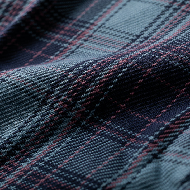 Close-up of Pladra Men&
