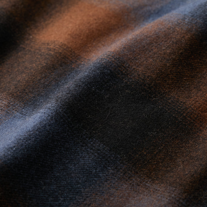 Close-up of Pladra Men&