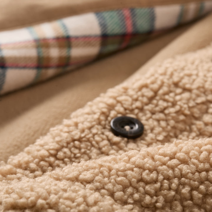 Close-up of Pladra Women&