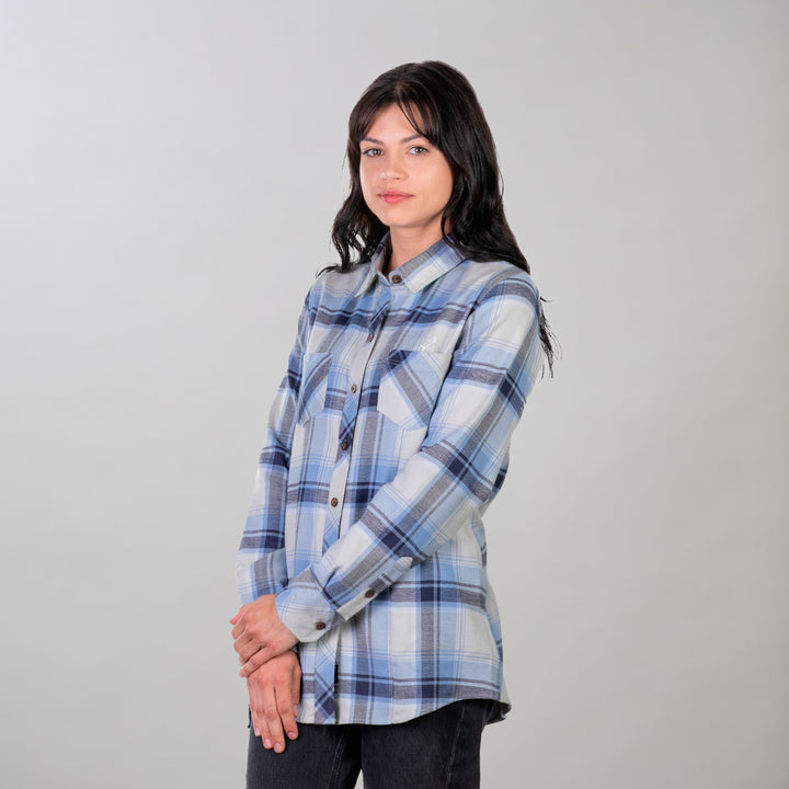 Woman with long dark hair wears the Pladra Women&