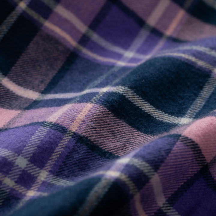 Close-up of Pladra Women&