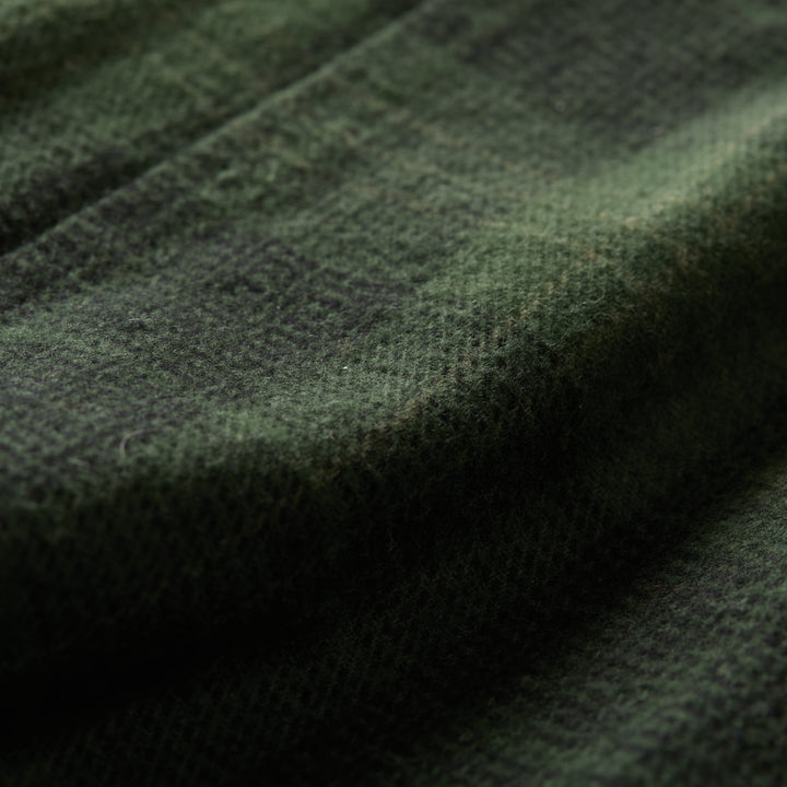 Close-up of Pladra Women&