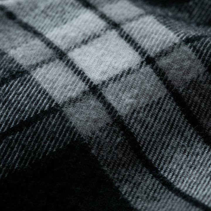 Close-up of Pladra Women&