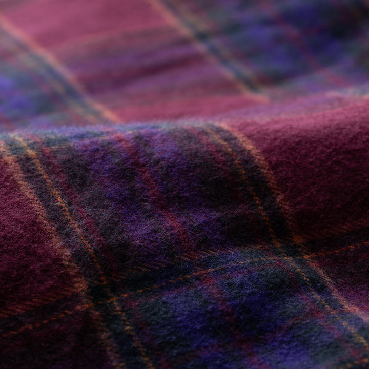 Close-up of Pladra Women&