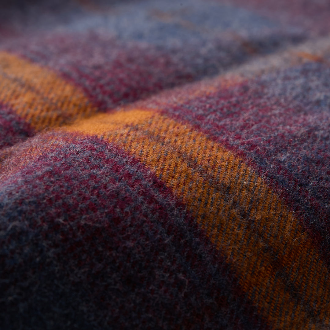 Close-up of Pladra Women&