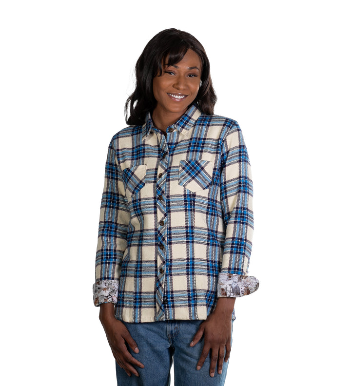 Smiling woman in a Pladra Women&