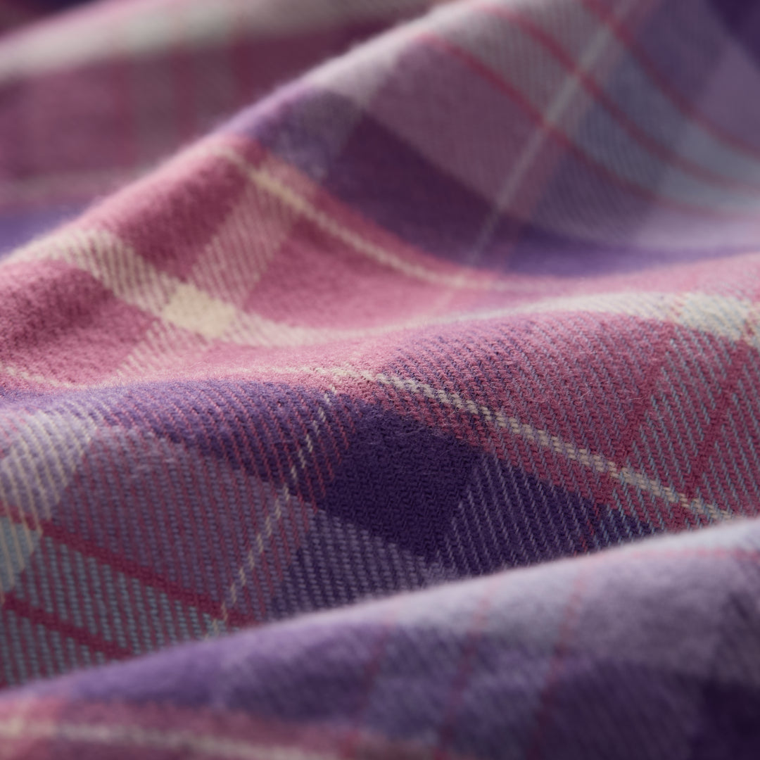 Close-up of Pladra Women&