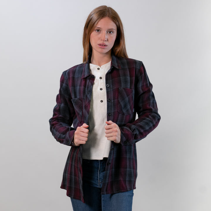 Woman in Pladra Women&