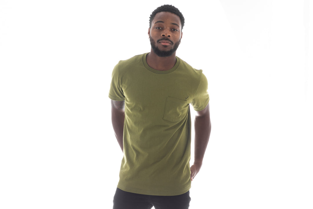 A man wears a Pladra Men&