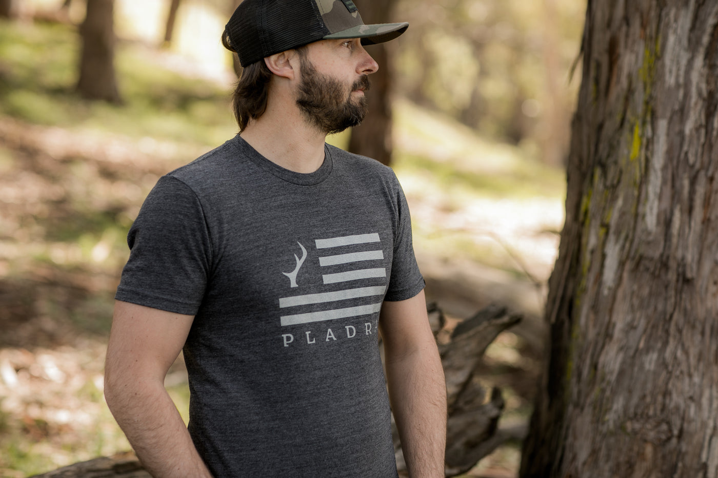 Men's Tri-Blend Flag Graphic Tee- Charcoal Grey Heather