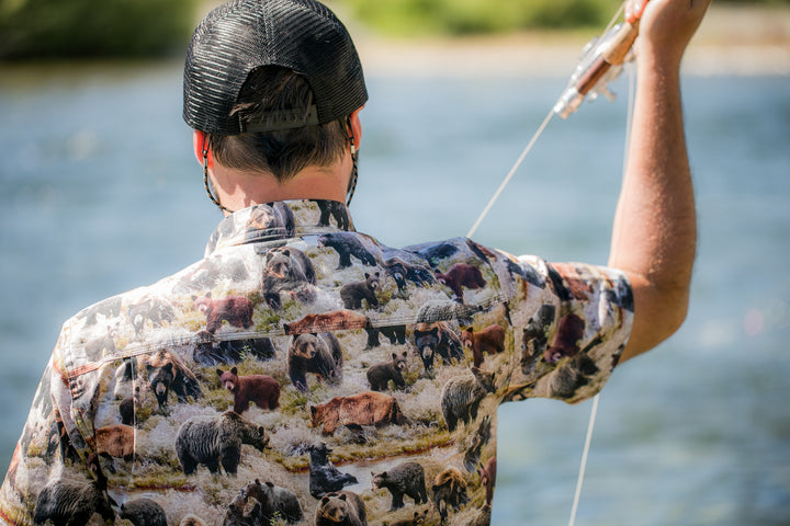 Man fly-fishing in a Pladra Men&
