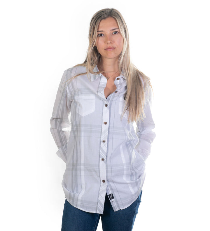 Woman wearing the Pladra Women&