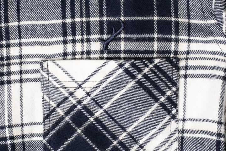 Close-up of Pladra Women&